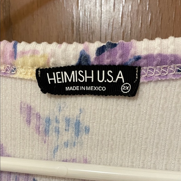 HEIMISH USA Women’s Size 2X Purple and Cream Floral Faux Button Shirt - Picture 2 of 10